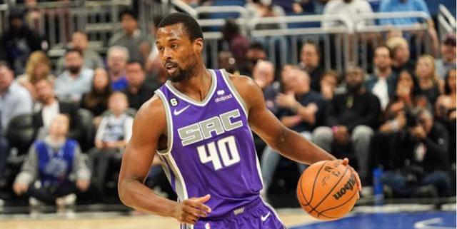 华体会app官方网站-补强之路不停！冠军前锋加盟 马刺有望重返季后赛