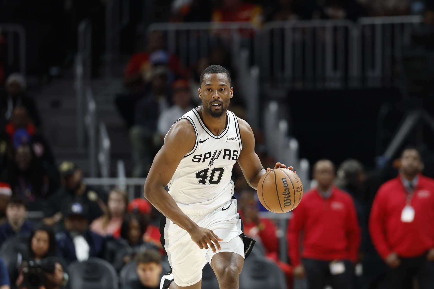 华体会官方网站-数据栏洁癖！巴恩斯半场3中0未得分 无任何数据甚至无失误犯规